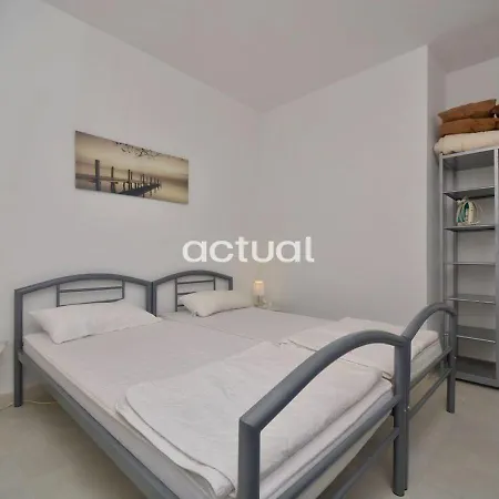 Casa Xiprers, 7 